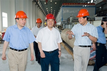 2007年5月25日，时任全国政协常委、经济委员会副主任、中国包装联合会会长石万鹏一行来公司视察