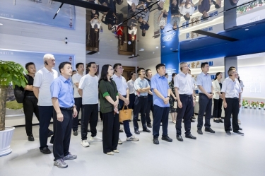 嘉兴市工会企事业单位民主管理现场会走进CA88纸业